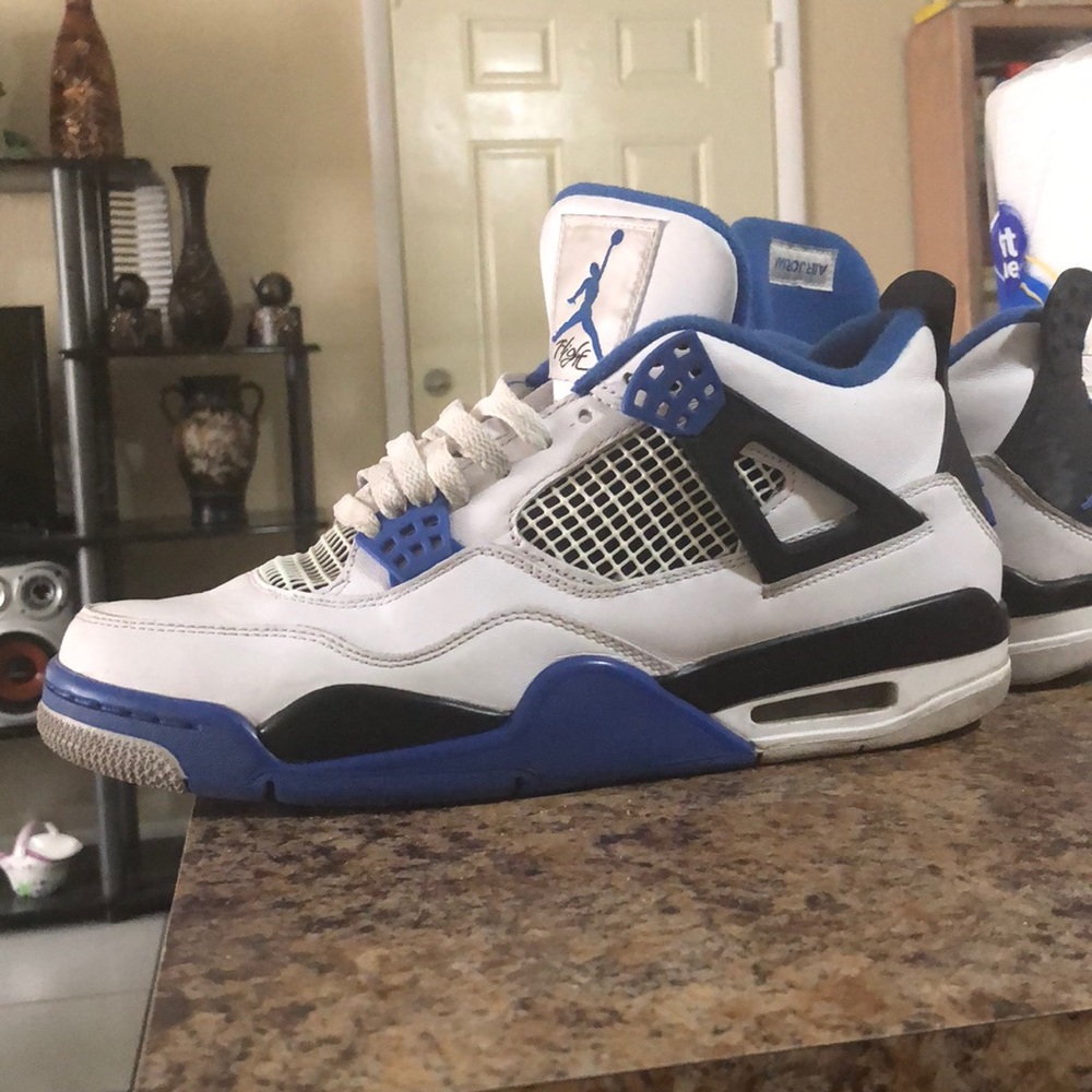 Jordan 4s